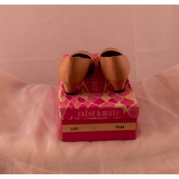 NMIB! Vintage Color Mate Light Pink Low Heel Kitten Pumps - Picture 8 of 8